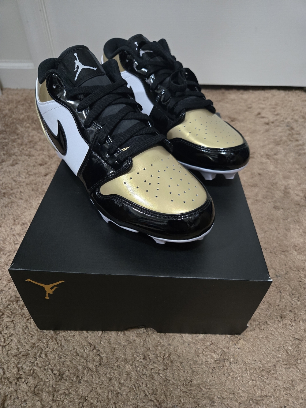Jordan Men’s Metallic Gold & Black Low Football Cleats